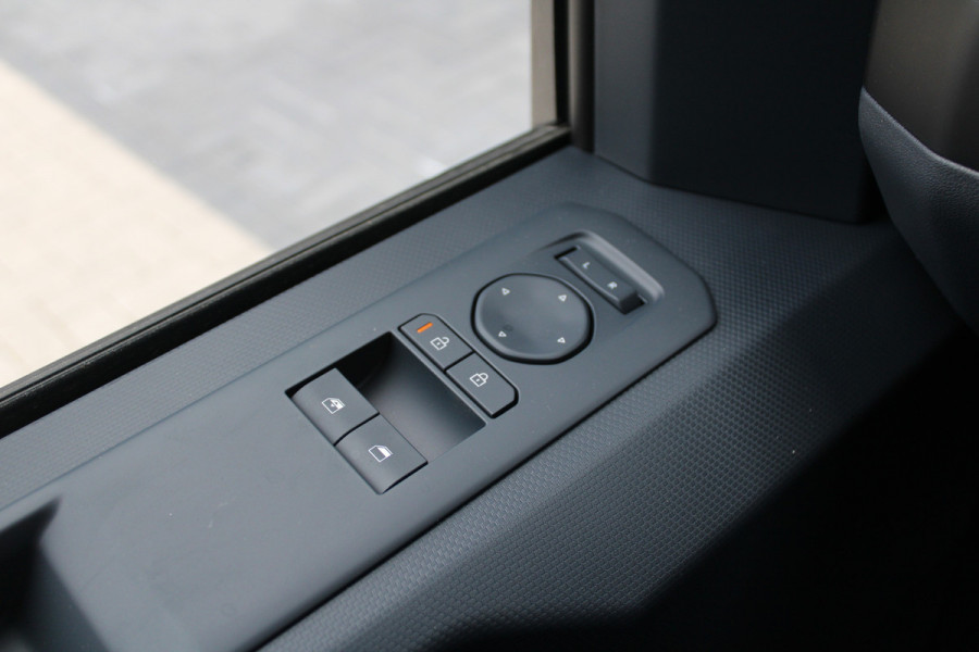 Kia PV5 L2H1 Essential 71.2 kWh 164pk - Stoel/Stuurverwarming - Keyless - V2L - Camera - ACC met stuurhulp - Rijklaar