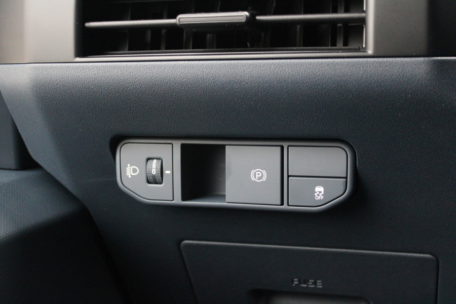 Kia PV5 L2H1 Essential 71.2 kWh 164pk - Stoel/Stuurverwarming - Keyless - V2L - Camera - ACC met stuurhulp - Rijklaar