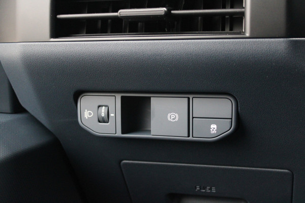 Kia PV5 L2H1 Essential 71.2 kWh 164pk - Stoel/Stuurverwarming - Keyless - V2L - Camera - ACC met stuurhulp - Rijklaar