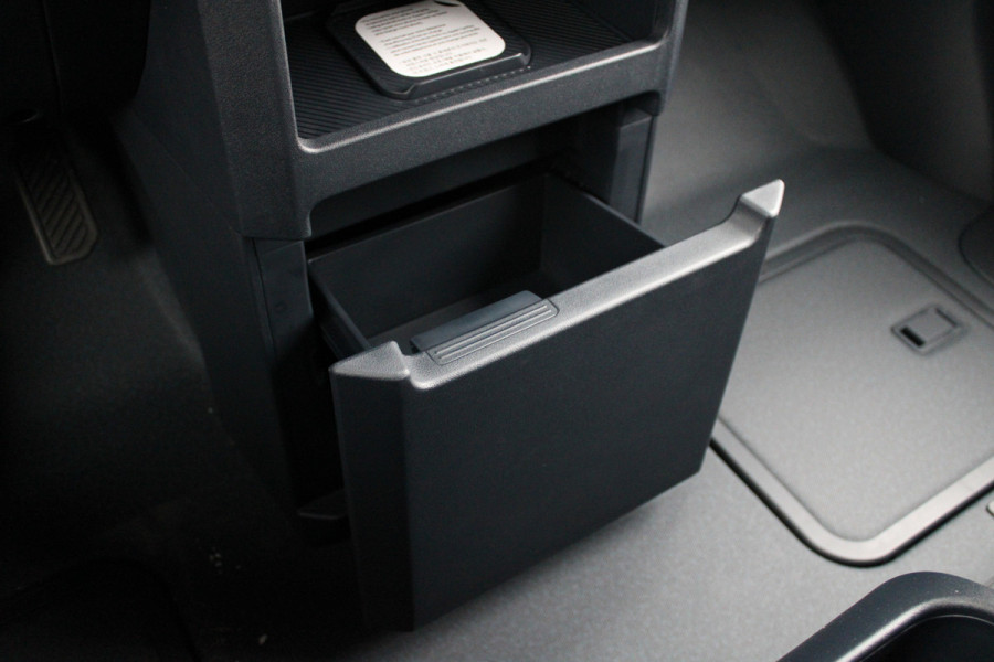 Kia PV5 L2H1 Essential 71.2 kWh 164pk - Stoel/Stuurverwarming - Keyless - V2L - Camera - ACC met stuurhulp - Rijklaar