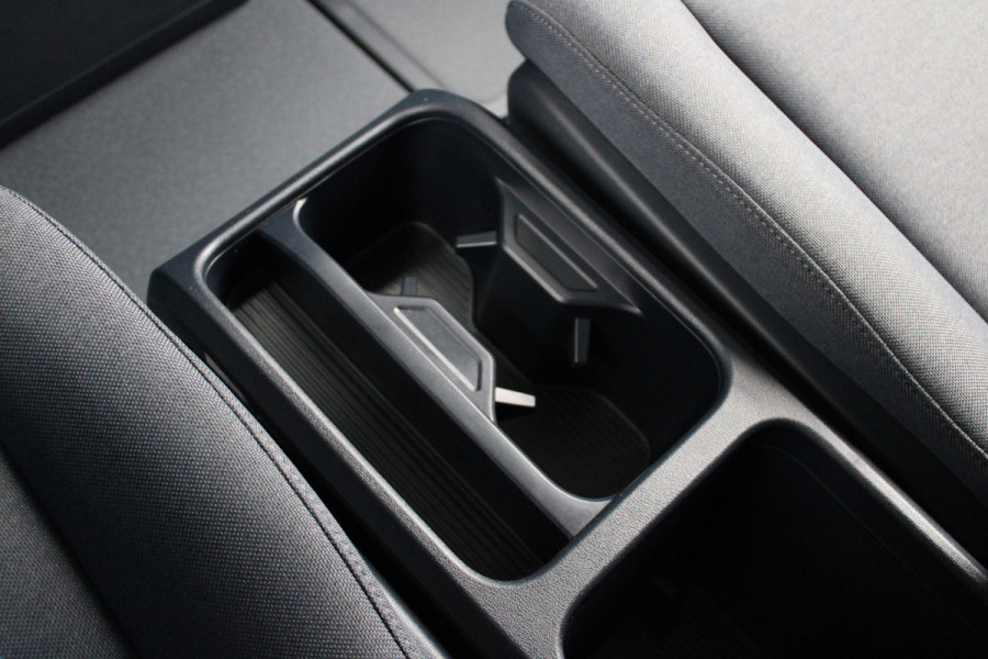 Kia PV5 L2H1 Essential 71.2 kWh 164pk - Stoel/Stuurverwarming - Keyless - V2L - Camera - ACC met stuurhulp - Rijklaar