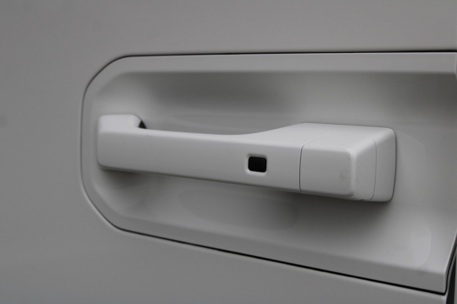 Kia PV5 L2H1 Essential 71.2 kWh 164pk - Stoel/Stuurverwarming - Keyless - V2L - Camera - ACC met stuurhulp - Rijklaar