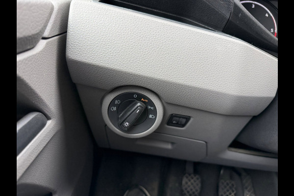 Volkswagen Transporter 2.0 TDI 110PK L2H1 / Trekhaak / App connect / Cruise / 3 zits