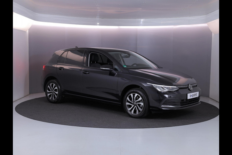 Volkswagen Golf 1.5 eTSI Life Business 130PK DSG | Navigatie | Stoel en stuurverwarming | Parkeersensoren voor en achter |