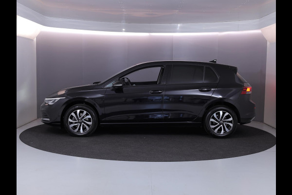 Volkswagen Golf 1.5 eTSI Life Business 130PK DSG | Navigatie | Stoel en stuurverwarming | Parkeersensoren voor en achter |