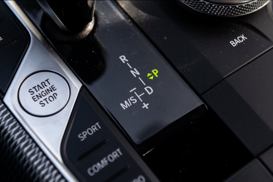 BMW 3-serie M340i xDrive Executive Edition NL Auto I NAP I Live Cockpit Professional I Dealeronderhouden I Zeer netjes