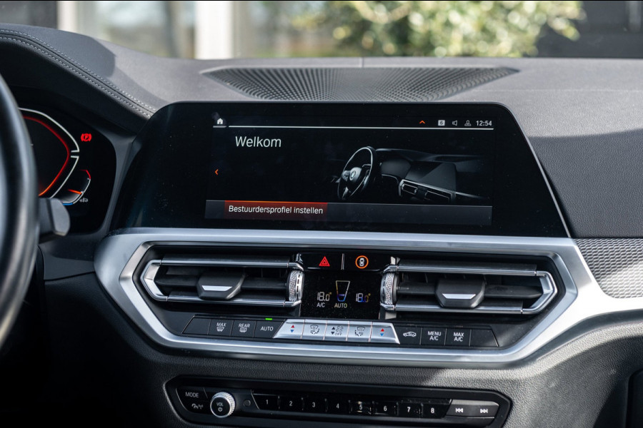 BMW 3-serie M340i xDrive Executive Edition NL Auto I NAP I Live Cockpit Professional I Dealeronderhouden I Zeer netjes