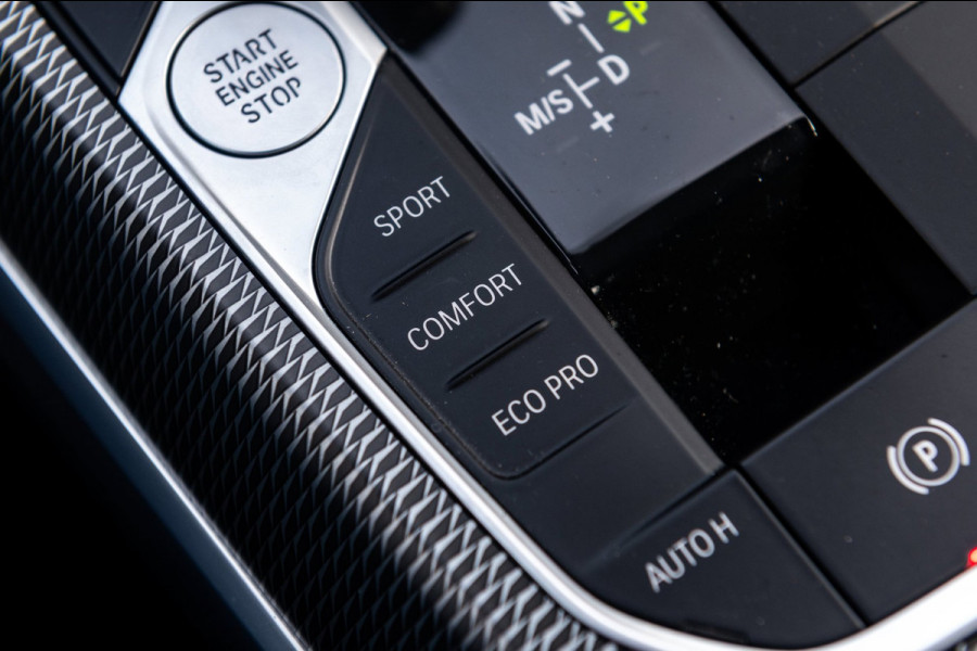 BMW 3-serie M340i xDrive Executive Edition NL Auto I NAP I Live Cockpit Professional I Dealeronderhouden I Zeer netjes