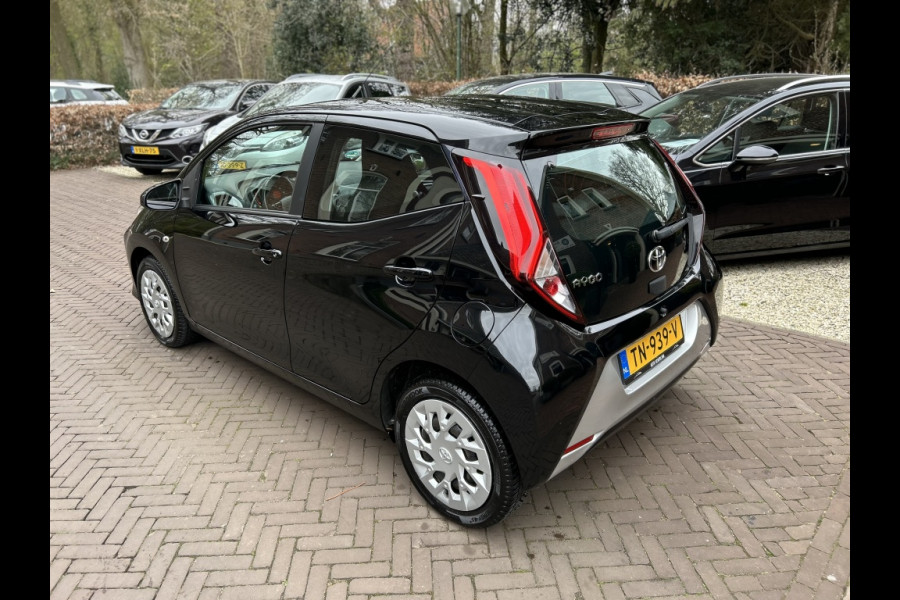 Toyota Aygo 1.0 VVT-i Automaat x-play Airco, Camera, Carplay