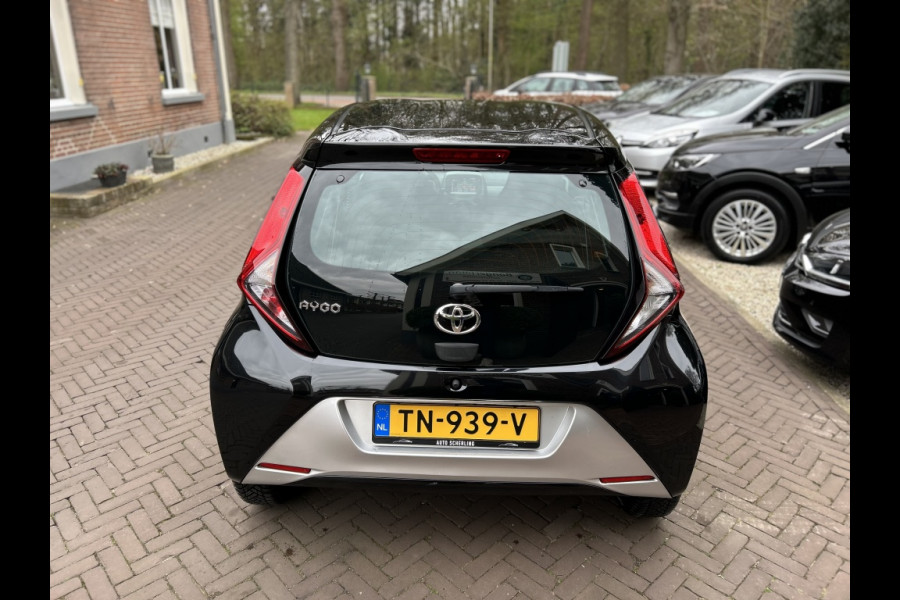 Toyota Aygo 1.0 VVT-i Automaat x-play Airco, Camera, Carplay