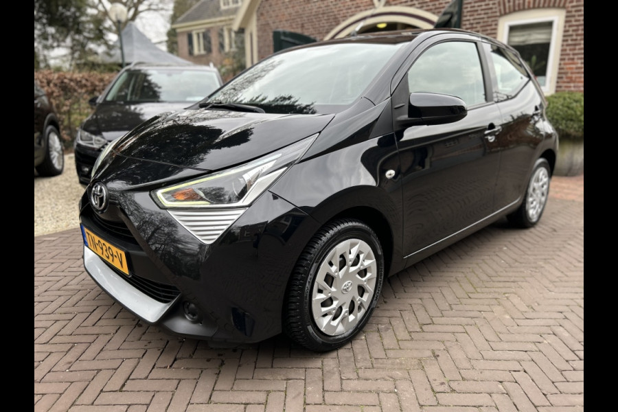 Toyota Aygo 1.0 VVT-i Automaat x-play Airco, Camera, Carplay