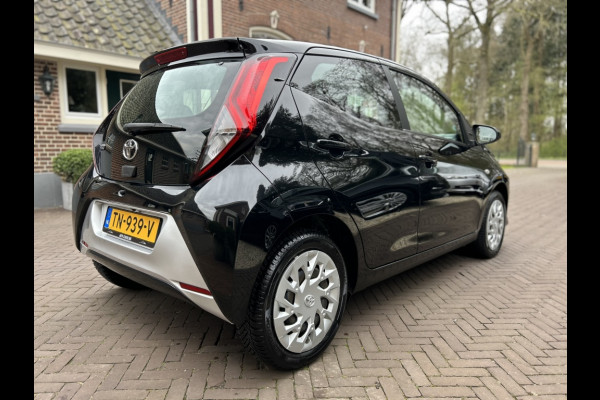 Toyota Aygo 1.0 VVT-i Automaat x-play Airco, Camera, Carplay