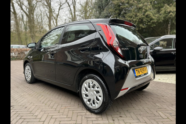Toyota Aygo 1.0 VVT-i Automaat x-play Airco, Camera, Carplay