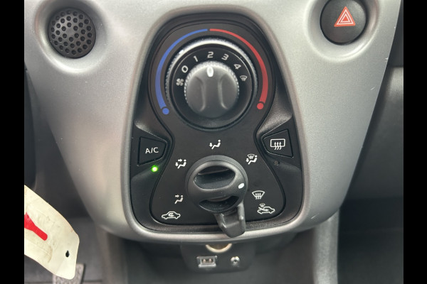 Toyota Aygo 1.0 VVT-i Automaat x-play Airco, Camera, Carplay