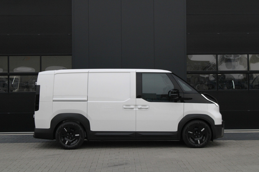 Kia PV5 L2H1 Essential 71.2 kWh 164pk - Stoel/Stuurverwarming - Keyless - V2L - Camera - ACC met stuurhulp - Rijklaar