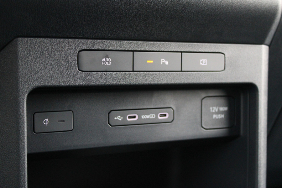 Kia PV5 L2H1 Essential 71.2 kWh 164pk - Stoel/Stuurverwarming - Keyless - V2L - Camera - ACC met stuurhulp - Rijklaar