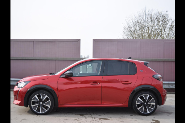 Peugeot e-208 EV GT Pack 50 kWh SOH 91% | ACHTERUITRIJCAMERA MET SENSOREN | NAVI & CARPLAY | E.C.C. |