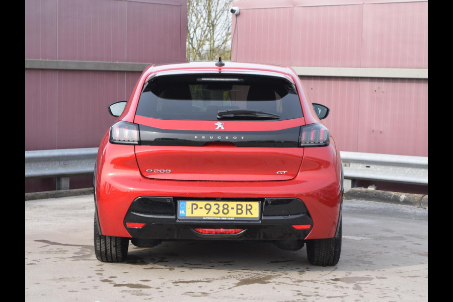 Peugeot e-208 EV GT Pack 50 kWh SOH 91% | ACHTERUITRIJCAMERA MET SENSOREN | NAVI & CARPLAY | E.C.C. |