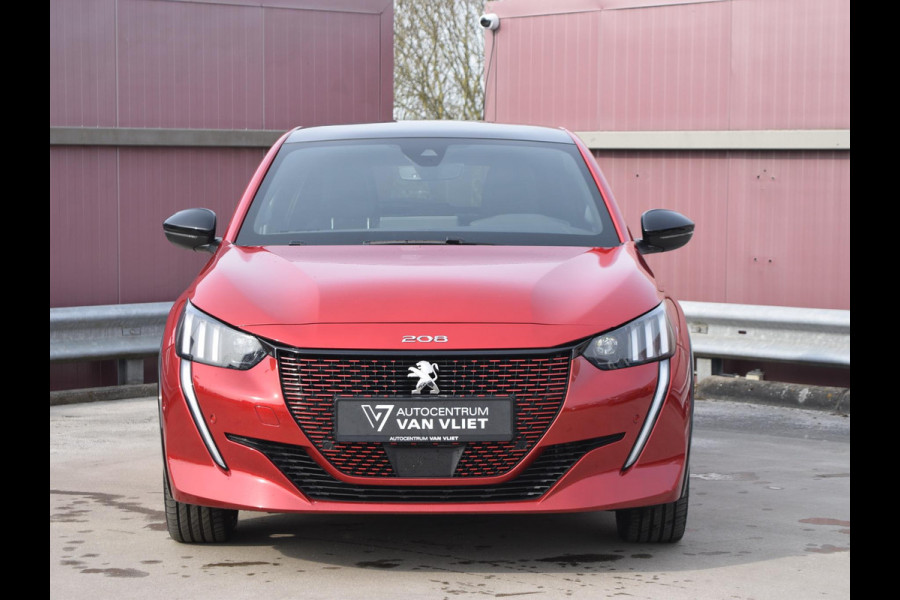 Peugeot e-208 EV GT Pack 50 kWh SOH 91% | ACHTERUITRIJCAMERA MET SENSOREN | NAVI & CARPLAY | E.C.C. |