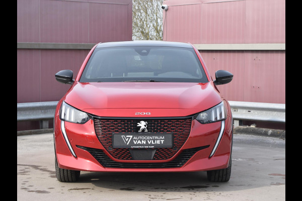 Peugeot e-208 EV GT Pack 50 kWh SOH 91% | ACHTERUITRIJCAMERA MET SENSOREN | NAVI & CARPLAY | E.C.C. |