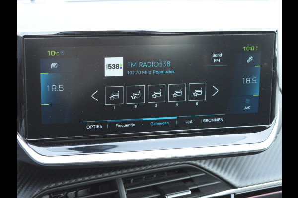 Peugeot e-208 EV GT Pack 50 kWh SOH 91% | ACHTERUITRIJCAMERA MET SENSOREN | NAVI & CARPLAY | E.C.C. |