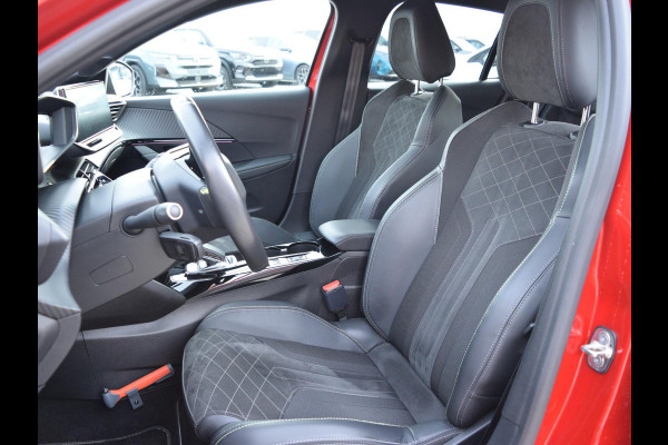 Peugeot e-208 EV GT Pack 50 kWh SOH 91% | ACHTERUITRIJCAMERA MET SENSOREN | NAVI & CARPLAY | E.C.C. |