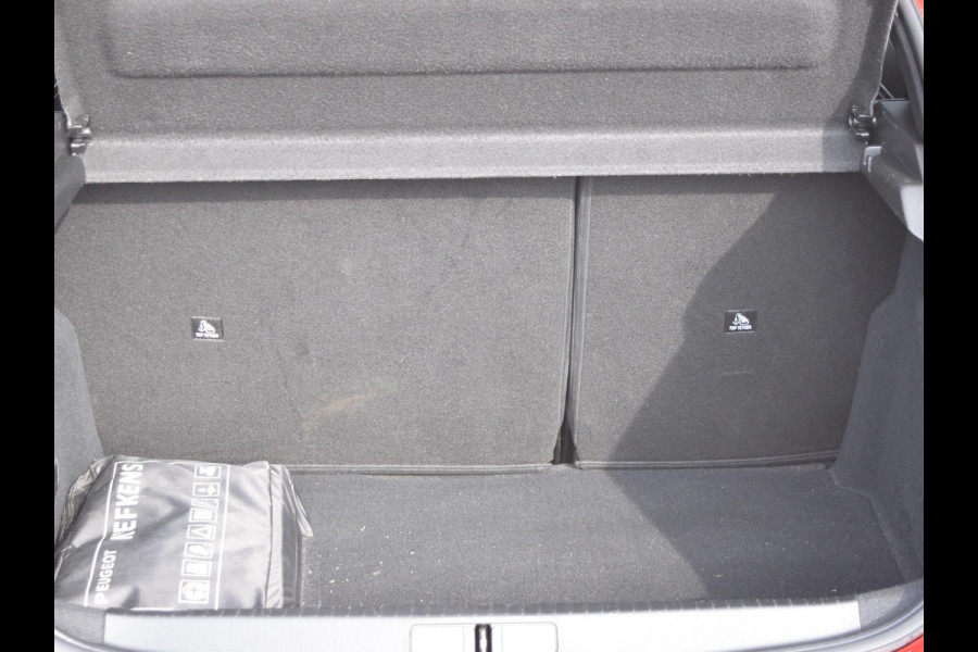 Peugeot e-208 EV GT Pack 50 kWh SOH 91% | ACHTERUITRIJCAMERA MET SENSOREN | NAVI & CARPLAY | E.C.C. |