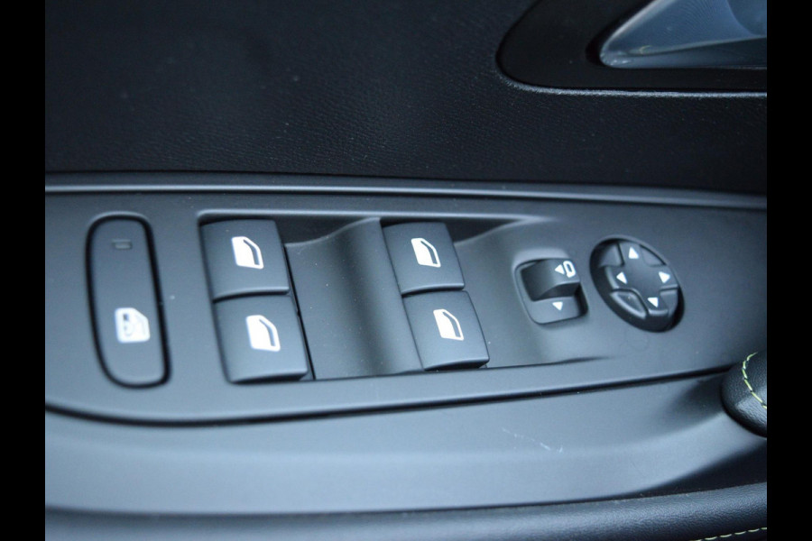 Peugeot e-208 EV GT Pack 50 kWh SOH 91% | ACHTERUITRIJCAMERA MET SENSOREN | NAVI & CARPLAY | E.C.C. |
