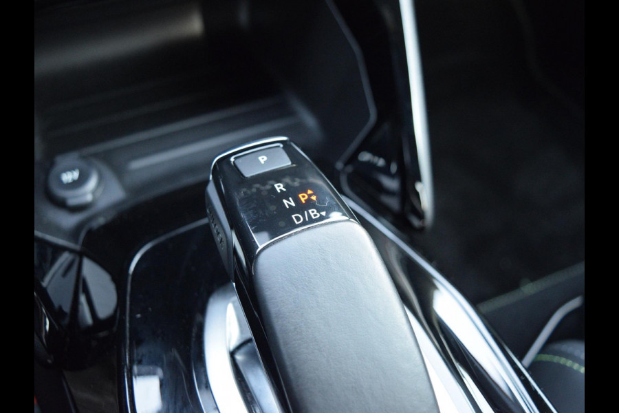 Peugeot e-208 EV GT Pack 50 kWh SOH 91% | ACHTERUITRIJCAMERA MET SENSOREN | NAVI & CARPLAY | E.C.C. |