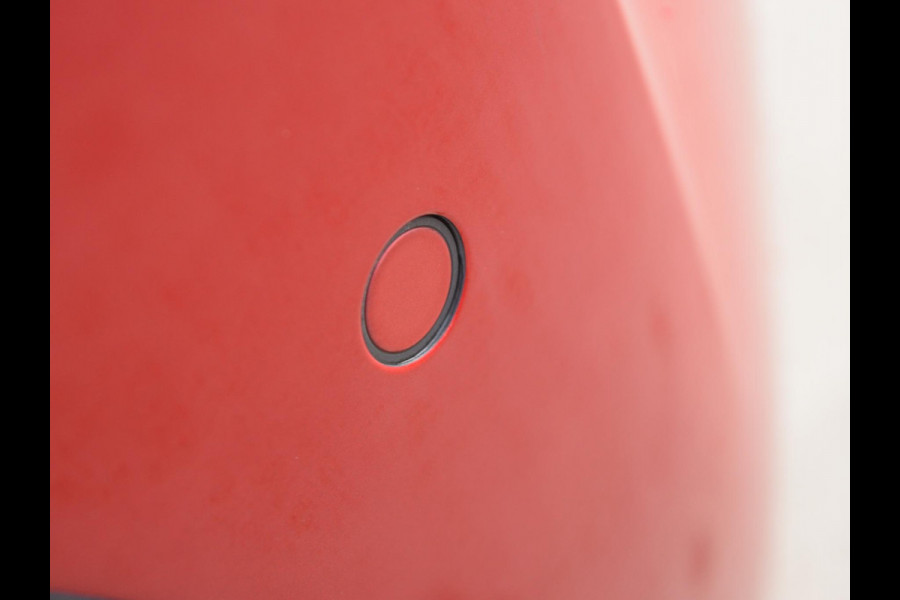 Peugeot e-208 EV GT Pack 50 kWh SOH 91% | ACHTERUITRIJCAMERA MET SENSOREN | NAVI & CARPLAY | E.C.C. |