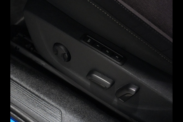 Škoda ENYAQ iV 80 First Edition Panorama Wegkl. trekhaak Navigatie Stoel/Stuurverwarming 244