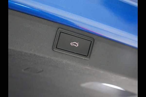 Škoda ENYAQ iV 80 First Edition Panorama Wegkl. trekhaak Navigatie Stoel/Stuurverwarming 244