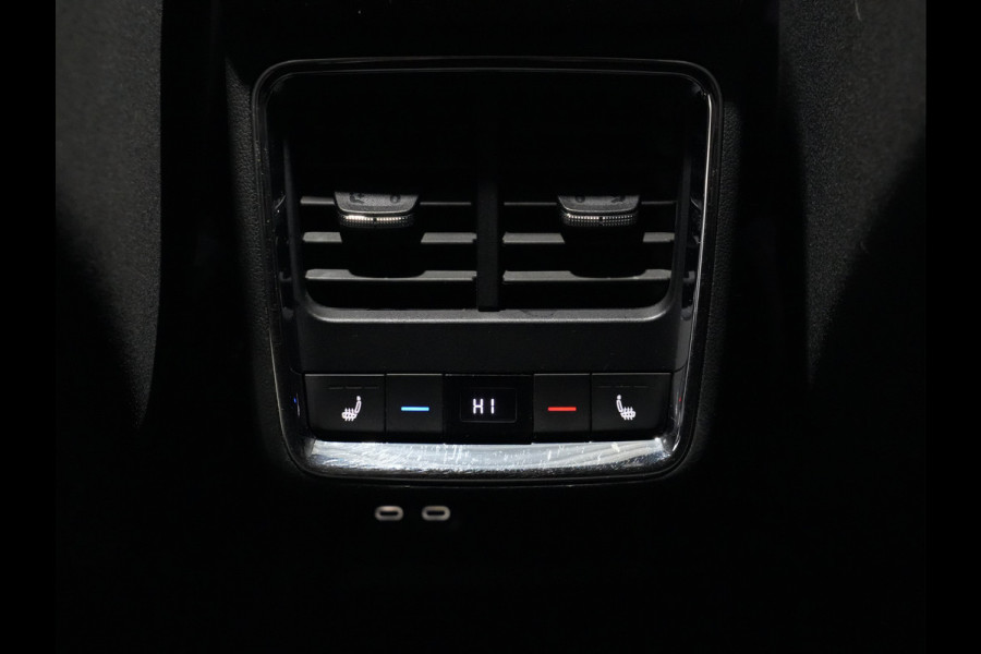 Škoda ENYAQ iV 80 First Edition Panorama Wegkl. trekhaak Navigatie Stoel/Stuurverwarming 244