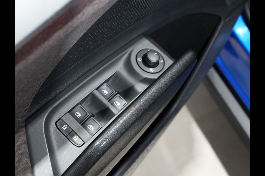 Škoda ENYAQ iV 80 First Edition Panorama Wegkl. trekhaak Navigatie Stoel/Stuurverwarming 244