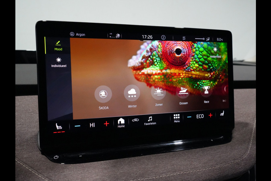 Škoda ENYAQ iV 80 First Edition Panorama Wegkl. trekhaak Navigatie Stoel/Stuurverwarming 244