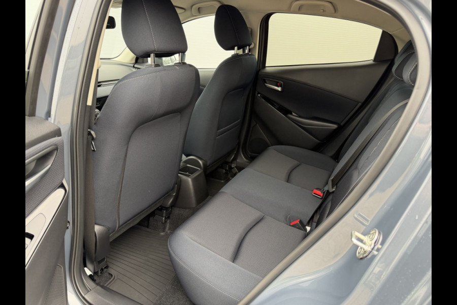 Mazda 2 1.5 Skyact-G Luxury NAVI! KEYLESS! CRUISE! NAP! HUD!