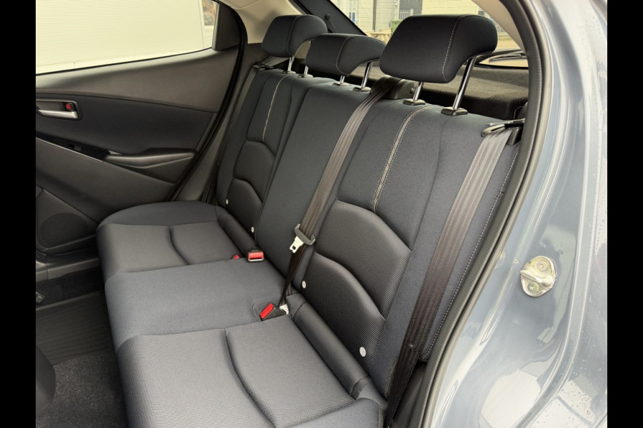 Mazda 2 1.5 Skyact-G Luxury NAVI! KEYLESS! CRUISE! NAP! HUD!