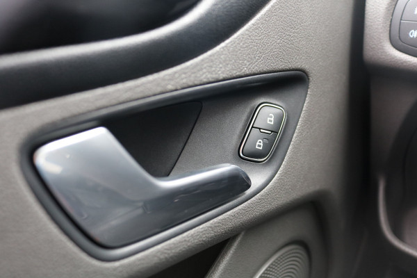 Ford Transit Custom 2.0 TDci 170pk L1 H1 Limited Automaat Airco Navigatie Camera