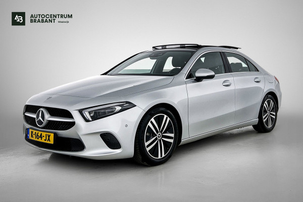 Mercedes-Benz A-Klasse 200 Business Solution Luxury(NL-auto, Dealer OnderH, Panorama, SfeerV, Elect Stoelen, StoelV, Camera, Etc