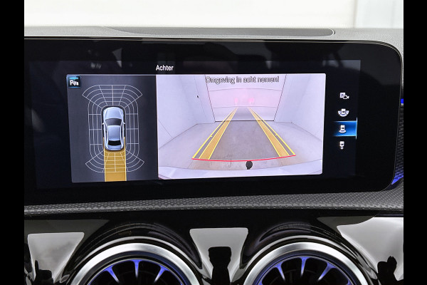 Mercedes-Benz A-Klasse 200 Business Solution Luxury(NL-auto, Dealer OnderH, Panorama, SfeerV, Elect Stoelen, StoelV, Camera, Etc
