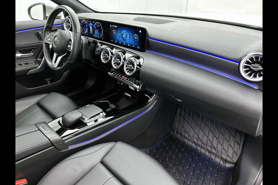 Mercedes-Benz A-Klasse 200 Business Solution Luxury(NL-auto, Dealer OnderH, Panorama, SfeerV, Elect Stoelen, StoelV, Camera, Etc