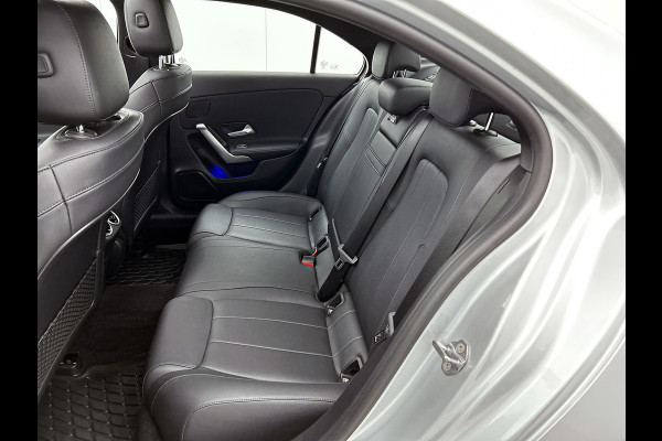 Mercedes-Benz A-Klasse 200 Business Solution Luxury(NL-auto, Dealer OnderH, Panorama, SfeerV, Elect Stoelen, StoelV, Camera, Etc