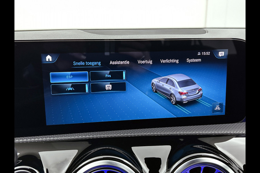 Mercedes-Benz A-Klasse 200 Business Solution Luxury(NL-auto, Dealer OnderH, Panorama, SfeerV, Elect Stoelen, StoelV, Camera, Etc