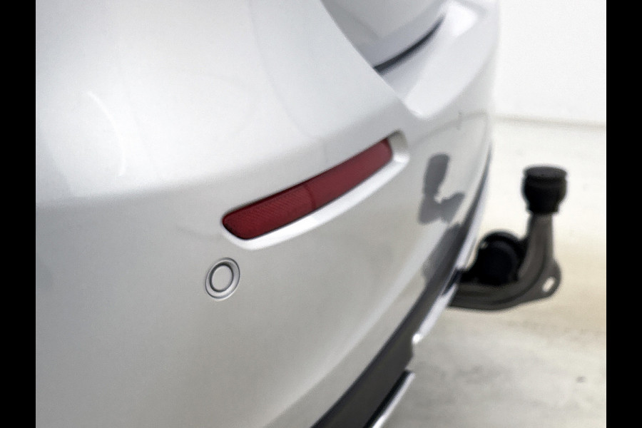 Mercedes-Benz A-Klasse 200 Business Solution Luxury(NL-auto, Dealer OnderH, Panorama, SfeerV, Elect Stoelen, StoelV, Camera, Etc