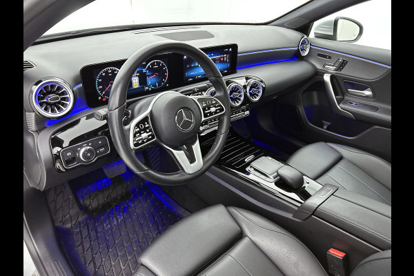 Mercedes-Benz A-Klasse 200 Business Solution Luxury(NL-auto, Dealer OnderH, Panorama, SfeerV, Elect Stoelen, StoelV, Camera, Etc