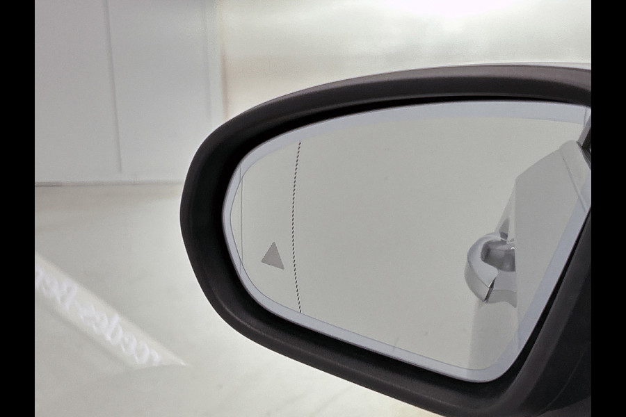 Mercedes-Benz A-Klasse 200 Business Solution Luxury(NL-auto, Dealer OnderH, Panorama, SfeerV, Elect Stoelen, StoelV, Camera, Etc