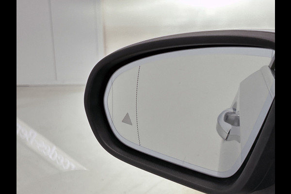 Mercedes-Benz A-Klasse 200 Business Solution Luxury(NL-auto, Dealer OnderH, Panorama, SfeerV, Elect Stoelen, StoelV, Camera, Etc
