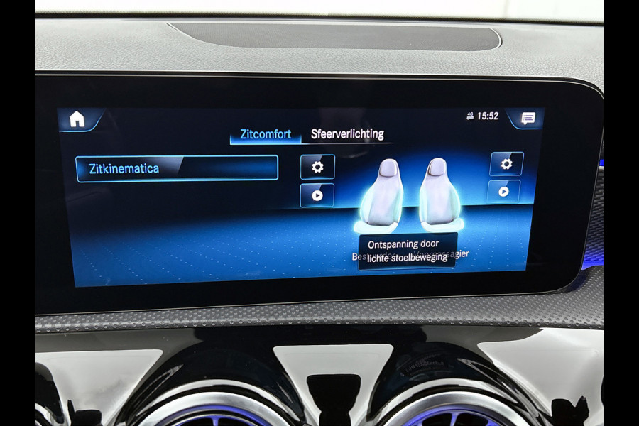 Mercedes-Benz A-Klasse 200 Business Solution Luxury(NL-auto, Dealer OnderH, Panorama, SfeerV, Elect Stoelen, StoelV, Camera, Etc