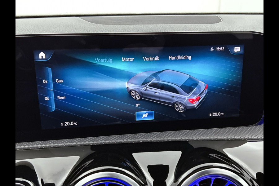 Mercedes-Benz A-Klasse 200 Business Solution Luxury(NL-auto, Dealer OnderH, Panorama, SfeerV, Elect Stoelen, StoelV, Camera, Etc