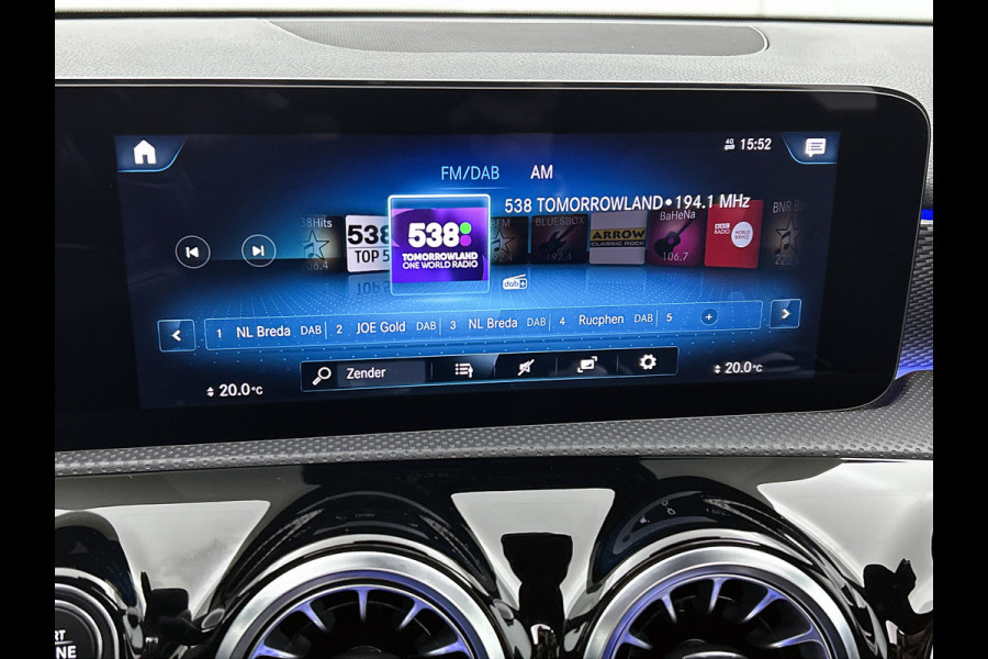 Mercedes-Benz A-Klasse 200 Business Solution Luxury(NL-auto, Dealer OnderH, Panorama, SfeerV, Elect Stoelen, StoelV, Camera, Etc